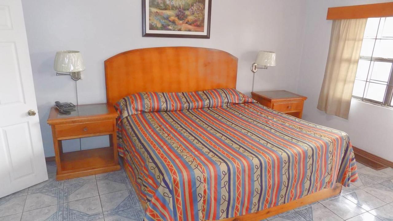 Hotel del Camino Cuauhtémoc Esterno foto