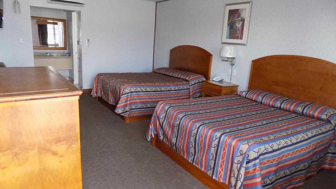 Hotel del Camino Cuauhtémoc Esterno foto