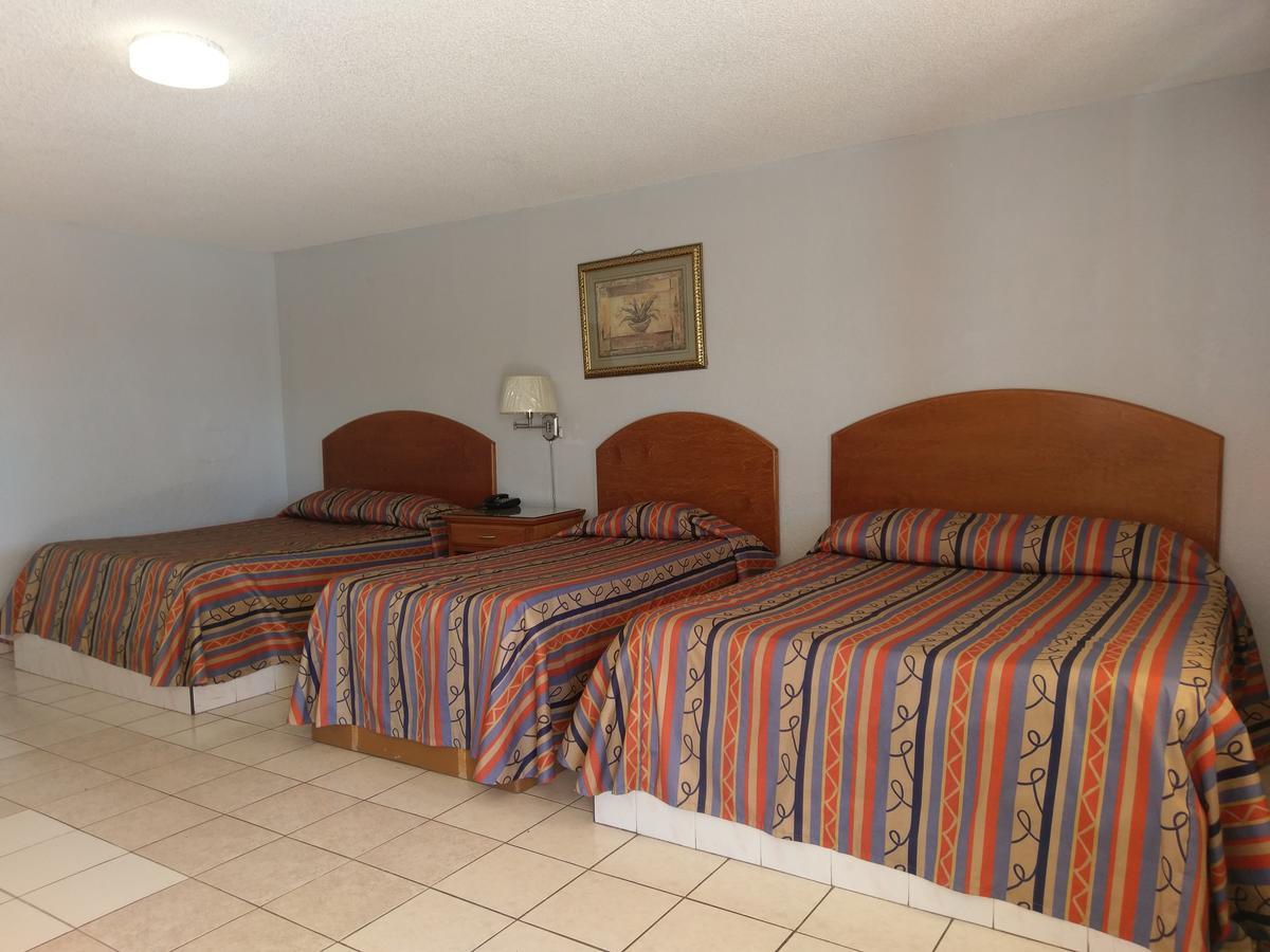 Hotel del Camino Cuauhtémoc Esterno foto