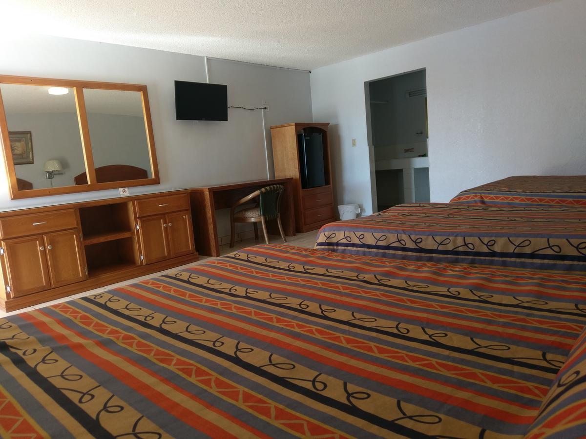 Hotel del Camino Cuauhtémoc Esterno foto